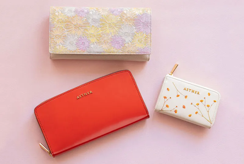 kate spade　黄色　お財布　長財布　箱、カード付き　未使用　金運アップ