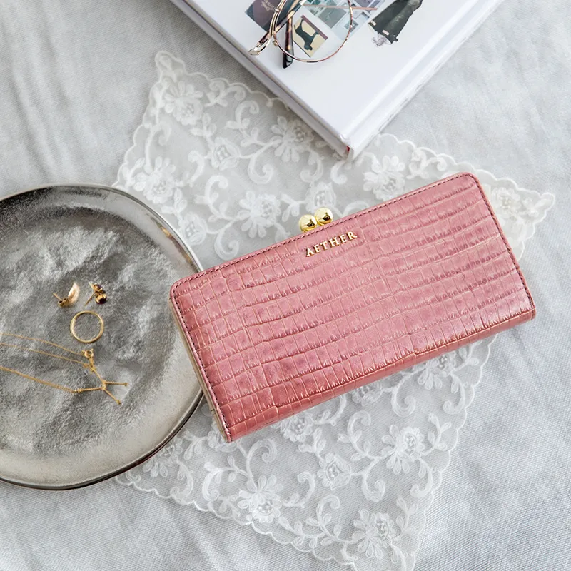 かわいい桜柄の長財布（かぶせ）