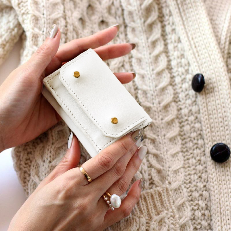 30代、40代、50代の女性におすすめの、日本ブランドが仕立てる可愛いレディースミニ財布はAETHERのAETHER×BIZOUXコラボミニ財布