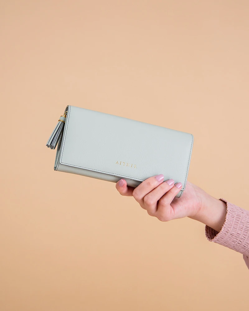 スムースレザー「クレア」長財布（かぶせ）