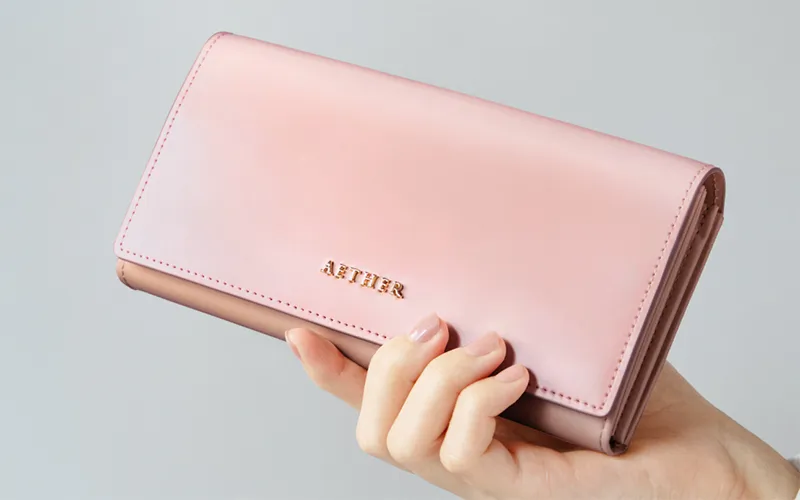 エーテルのピンクの財布