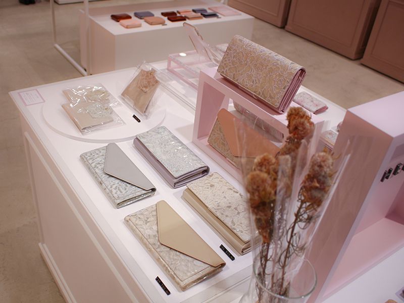 「grirose」店内にてAETHER製品を販売