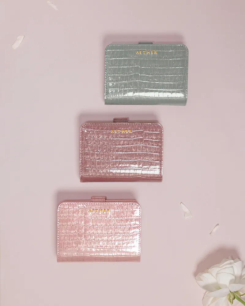 「ニナ」二つ折り財布