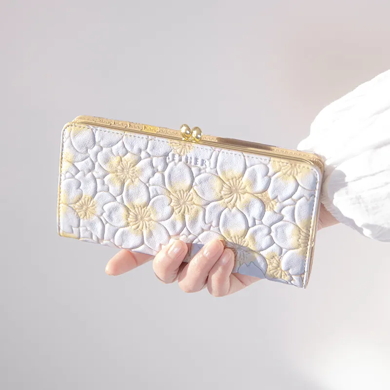 イタリア製桜柄レザー「サクラ」長財布（がま口フラップ）