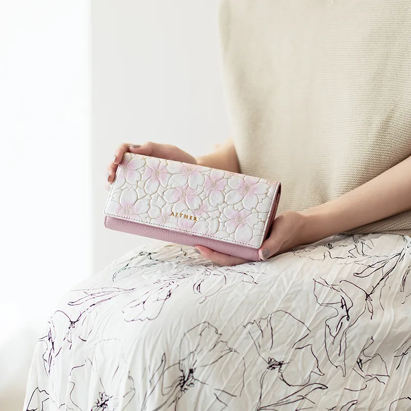 イタリア製 桜柄レザー「サクラ」長財布（かぶせ）