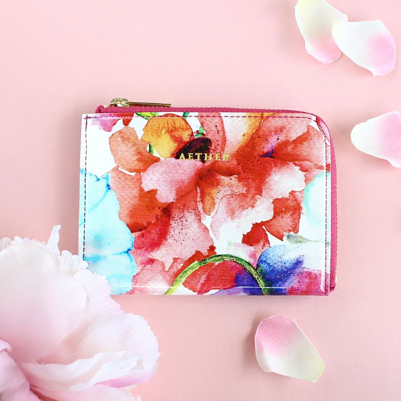 30代、40代、50代の女性におすすめの、日本ブランドが仕立てる可愛いレディースミニ財布はAETHERのピヴォワンヌミニ財布